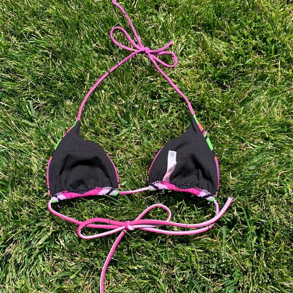 Victoria’s Secret bikini - Picture 3 of 7